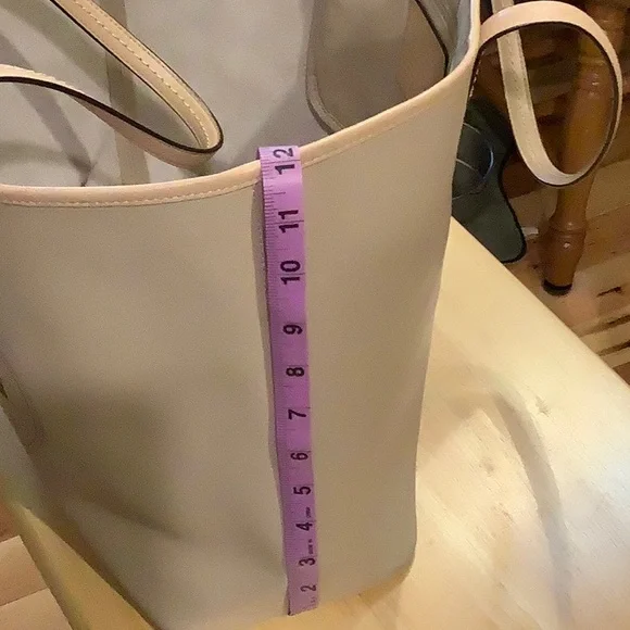 Big Logo Coach Tote - Picture 6 of 12